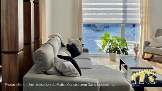 Salon belle luminosité naturelle